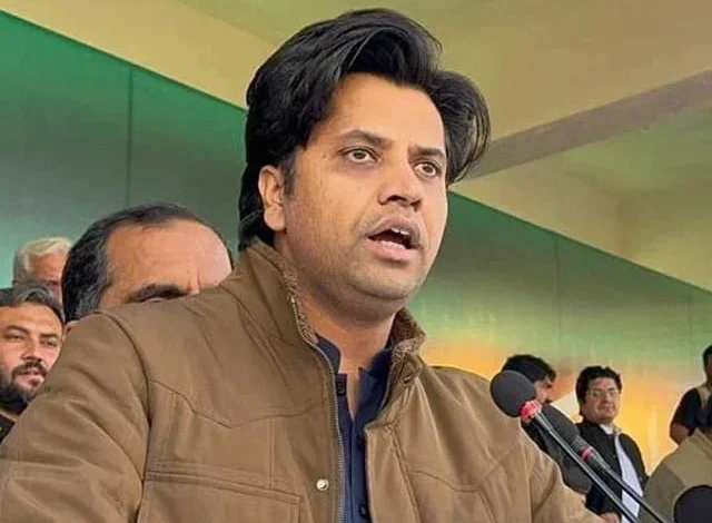 پی ٹی آئی کے ملے جلے اشارے اتحاد میں الجھن کو ہوا دے رہے ہیں۔