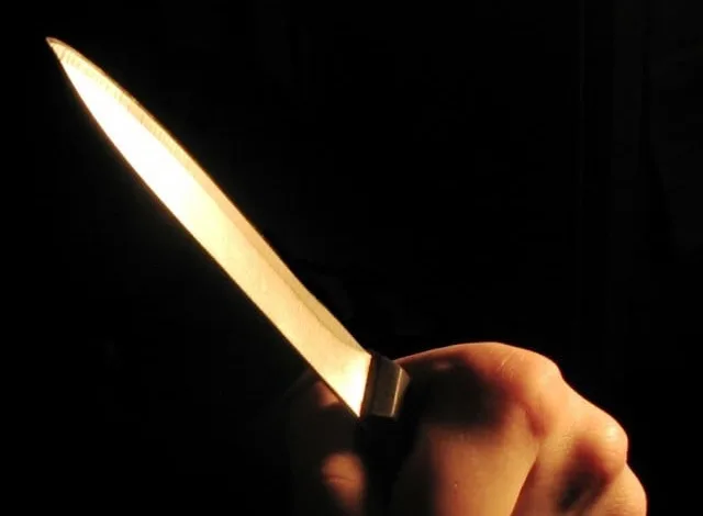 بیوی اور تین بیٹیوں کو چاقو مارنے والا شخص گرفتار