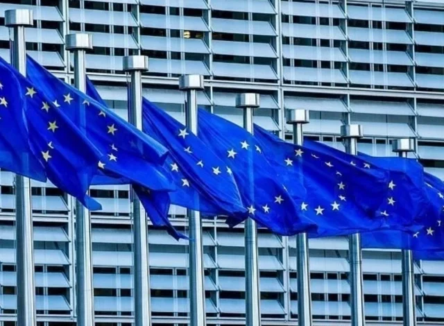 EU ڈیجیٹل سروسز ایکٹ کے تحت ChatGPT, Reddit, Roblox کو سخت نگرانی کے تابع کرتا ہے۔ EU ڈیجیٹل سروسز ایکٹ کے تحت ChatGPT, Reddit, Roblox کو سخت نگرانی کے تابع کرتا ہے۔