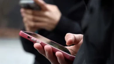 فرانس کی سپریم کورٹ نے 15 سال سے کم عمر افراد کے لیے سوشل میڈیا پر پابندی کو روک دیا۔ فرانس کی سپریم کورٹ نے 15 سال سے کم عمر افراد کے لیے سوشل میڈیا پر پابندی کو روک دیا۔