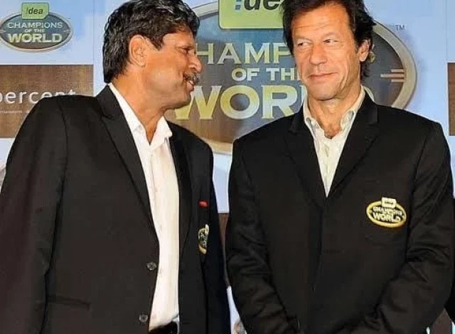کرکٹ کے عظیم کھلاڑی عمران خان کی صحت پر پاکستان پر دباؤ ڈال رہے ہیں۔