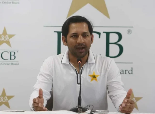 سرفراز نے انگلینڈ کی سیریز سے باہر ہونے پر بیٹنگ کے بحران کا اعتراف کر لیا۔ سرفراز نے انگلینڈ کی سیریز سے باہر ہونے پر بیٹنگ کے بحران کا اعتراف کر لیا۔