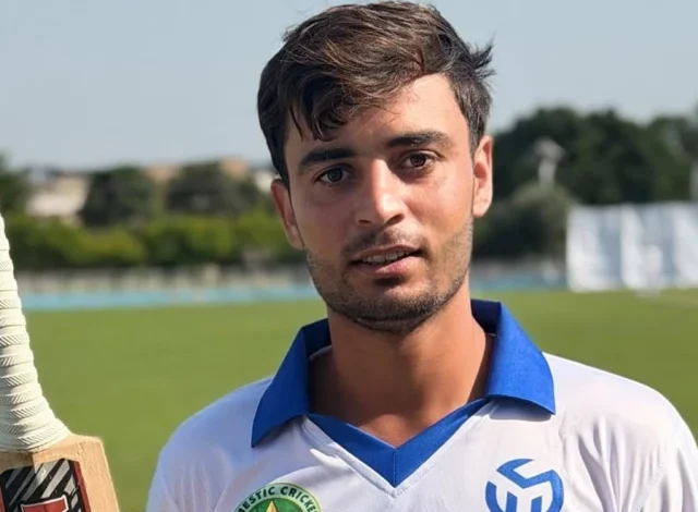 فاروق نے پریذیڈنٹ ٹرافی میں 14 چھکے لگا کر ریکارڈ توڑ دیا۔