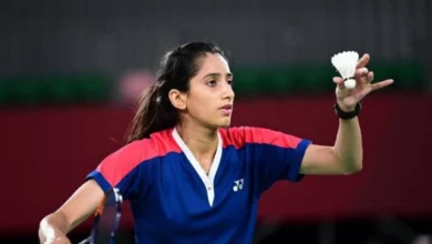 ایک علمبردار، لیکن پھر بھی تنہا