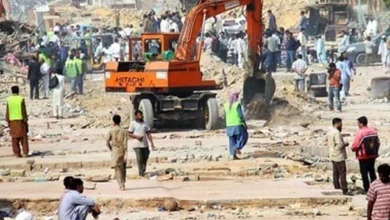 غیر قانونی سودے سرکاری اراضی پر تجاوزات کو ہوا دیتے ہیں۔ غیر قانونی سودے سرکاری اراضی پر تجاوزات کو ہوا دیتے ہیں۔