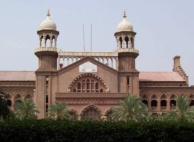 LHC نے PMDC کی ہدایات کو معطل کر دیا ہے جس میں افغان میڈیکل طلباء کو وطن واپس آنے کا حکم دیا گیا ہے۔