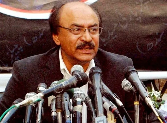 پی پی پی نئے صوبوں پر اپنی ایڑیاں کھود رہی ہے۔ پی پی پی نئے صوبوں پر اپنی ایڑیاں کھود رہی ہے۔