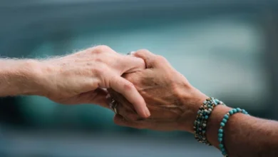 مطالعہ سے پتہ چلتا ہے کہ مرد اور عورتیں عمر بڑھنے کے مختلف ٹائم لائنز کی پیروی کرتے ہیں۔ مطالعہ سے پتہ چلتا ہے کہ مرد اور عورتیں عمر بڑھنے کے مختلف ٹائم لائنز کی پیروی کرتے ہیں۔