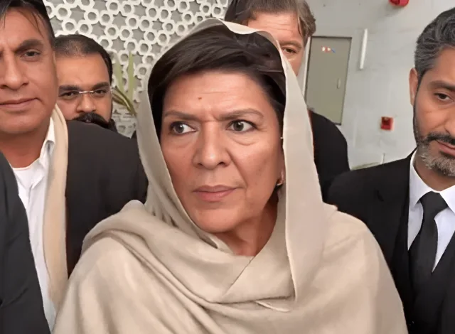 لاہور ہائیکورٹ نے علیمہ خان کی نظر بندی کے نوٹیفکیشن پر رپورٹ طلب کر لی لاہور ہائیکورٹ نے علیمہ خان کی نظر بندی کے نوٹیفکیشن پر رپورٹ طلب کر لی
