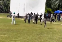 بابر کی برطرفی نے پچ پر حملہ کیا، سیکیورٹی کی خامیوں کو بے نقاب کیا۔