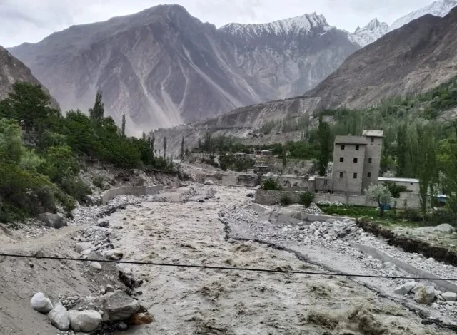 شمال میں شدید بارشوں کے درمیان GLOF کا خطرہ بڑھ گیا ہے۔ شمال میں شدید بارشوں کے درمیان GLOF کا خطرہ بڑھ گیا ہے۔