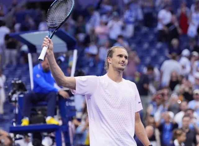 Zverev، Gauff US اوپن کے آخری 16 میں آسانی سے پہنچ گئے۔ Zverev، Gauff US اوپن کے آخری 16 میں آسانی سے پہنچ گئے۔