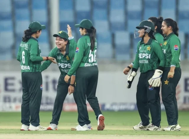 پاکستان ٹھوس بیٹنگ کا خواہاں ہے۔ پاکستان ٹھوس بیٹنگ کا خواہاں ہے۔