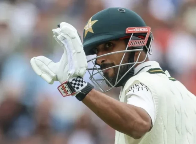 مسعود نے انگلینڈ کو مایوس کرتے ہوئے پاکستان کو آگے بڑھایا مسعود نے انگلینڈ کو مایوس کرتے ہوئے پاکستان کو آگے بڑھایا