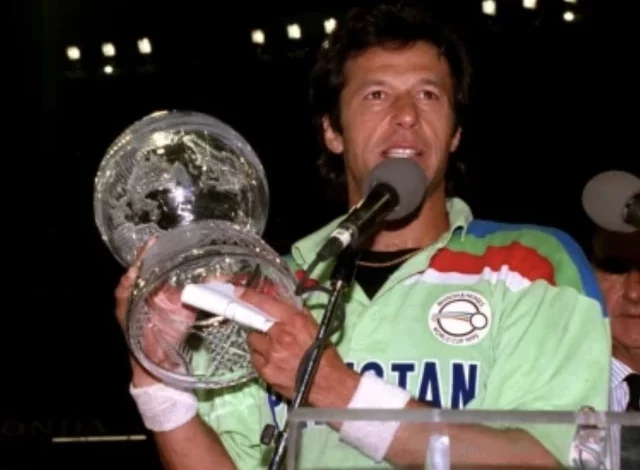 آسٹریلیا کے سابق کپتان نے عمران خان کے لیے مدد مانگ لی آسٹریلیا کے سابق کپتان نے عمران خان کے لیے مدد مانگ لی
