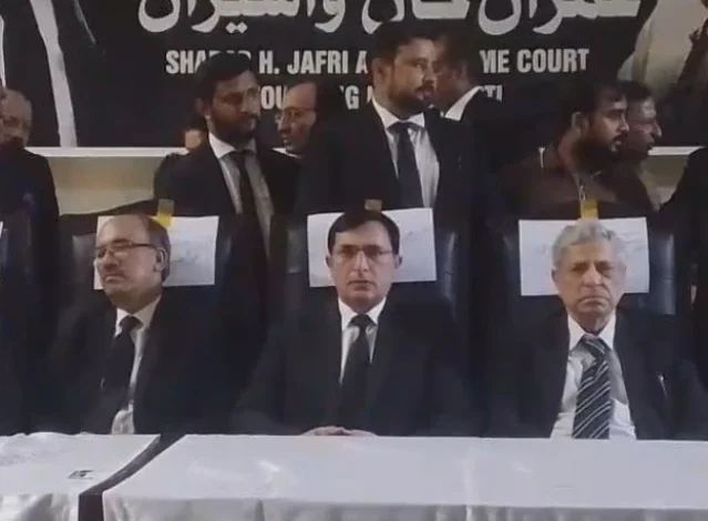 گوہر نے لاہور ہائیکورٹ کے وکلاء کنونشن میں عمران کی رہائی کے لیے 27 ستمبر کو ‘انصاف مارچ’ کے مطالبے کا اعادہ کیا گوہر نے لاہور ہائیکورٹ کے وکلاء کنونشن میں عمران کی رہائی کے لیے 27 ستمبر کو ‘انصاف مارچ’ کے مطالبے کا اعادہ کیا