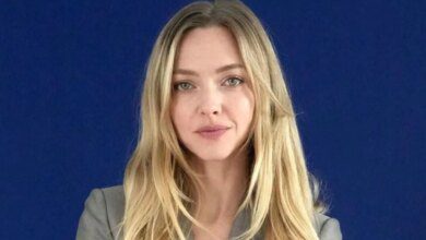 Amanda Seyfried مزاحیہ فارم کا لمحہ شیئر کرتی ہے۔