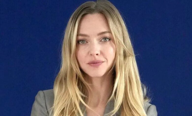 Amanda Seyfried مزاحیہ فارم کا لمحہ شیئر کرتی ہے۔