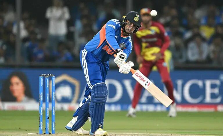 ابھیشیک، ارشدیپ ہندوستان کو ویسٹ انڈیز کے خلاف T20 جیتنے کے لیے رہنمائی کر رہے ہیں۔ ابھیشیک، ارشدیپ ہندوستان کو ویسٹ انڈیز کے خلاف T20 جیتنے کے لیے رہنمائی کر رہے ہیں۔