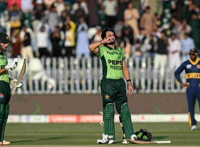 آغا اسکورنگ ٹچ کو دوبارہ دریافت کرنے کے لیے ٹانگوں کی سیدھ کو ٹھیک کرتا ہے۔