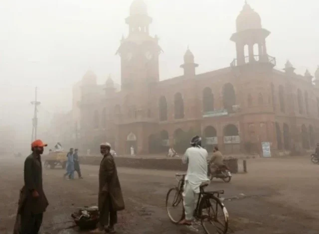 لاہور آلودگی کی عالمی درجہ بندی میں ایک بار پھر پہلے نمبر پر آگیا