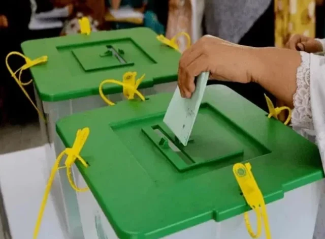 الیکشن کمیشن نے پنجاب حکومت کی بلدیاتی انتخابات میں تاخیر کی درخواست مسترد کر دی، فوری انتخابات کا شیڈول طلب کر لیا الیکشن کمیشن نے پنجاب حکومت کی بلدیاتی انتخابات میں تاخیر کی درخواست مسترد کر دی، فوری انتخابات کا شیڈول طلب کر لیا