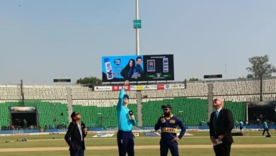 سری لنکا نے انگلینڈ کے خلاف پہلے باؤلنگ کا انتخاب کیا۔