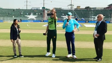 انگلینڈ نے سہ ملکی ون ڈے سیریز میں پاکستان کے خلاف باؤلنگ کا انتخاب کیا ہے۔