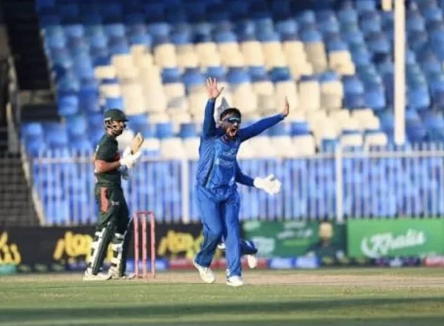 افغانستان کی شکست کے بعد بنگلہ دیش سہ فریقی سیریز سے باہر ہو گیا۔ افغانستان کی شکست کے بعد بنگلہ دیش سہ فریقی سیریز سے باہر ہو گیا۔