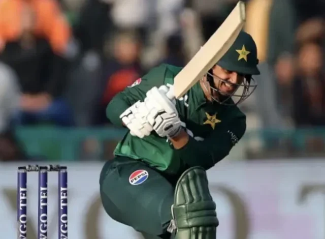صائم ایوب کو پاکستان کے ون ڈے سکواڈ سے رہا کر دیا گیا۔