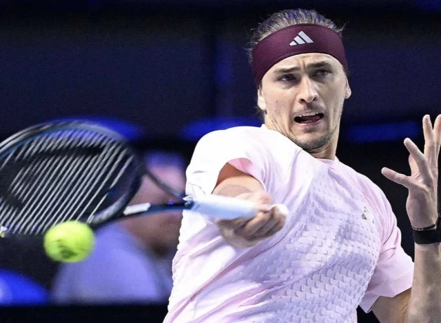 Zverev نے پہلی مرتبہ عالمی نمبر ایک کا دعویٰ کیا۔ Zverev نے پہلی مرتبہ عالمی نمبر ایک کا دعویٰ کیا۔