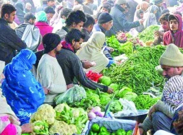 اشیائے خوردونوش کی قیمتیں بڑھنے سے پرائس کنٹرول سسٹم ناکام ہو گیا۔ اشیائے خوردونوش کی قیمتیں بڑھنے سے پرائس کنٹرول سسٹم ناکام ہو گیا۔
