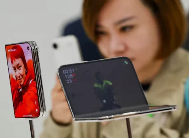 ایپل کے پاس جمعہ کو اسٹورز میں محدود iPhone Duo یونٹ دستیاب ہوں گے۔