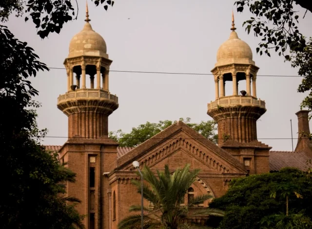 لاہور ہائیکورٹ نے قرآن کی بے حرمتی کے مجرم کو بری کر دیا، ثبوت کی کمی اور ذہنی بیماری کے ثبوت کا حوالہ دیا۔