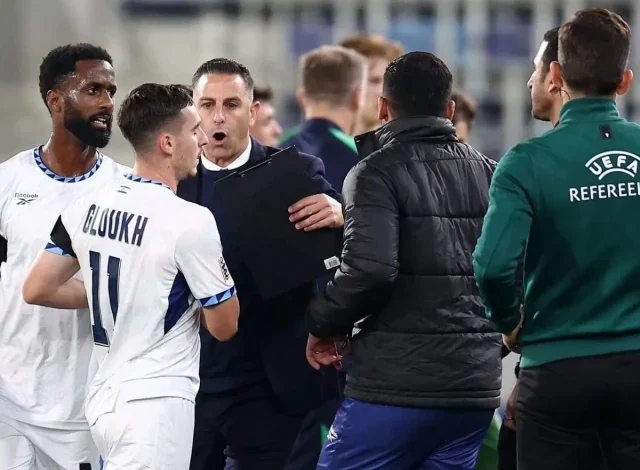 UEFA آئرلینڈ بمقابلہ اسرائیل میچ کے دوران تھوکنے کے مبینہ واقعے کی تحقیقات کر رہا ہے۔ UEFA آئرلینڈ بمقابلہ اسرائیل میچ کے دوران تھوکنے کے مبینہ واقعے کی تحقیقات کر رہا ہے۔
