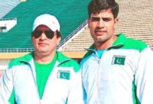 ارشد کو ایک نئی شروعات کی ضرورت ہے۔