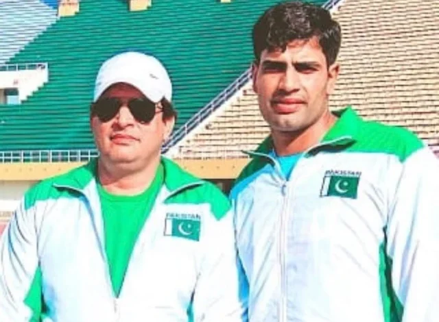 ارشد کو ایک نئی شروعات کی ضرورت ہے۔ ارشد کو ایک نئی شروعات کی ضرورت ہے۔